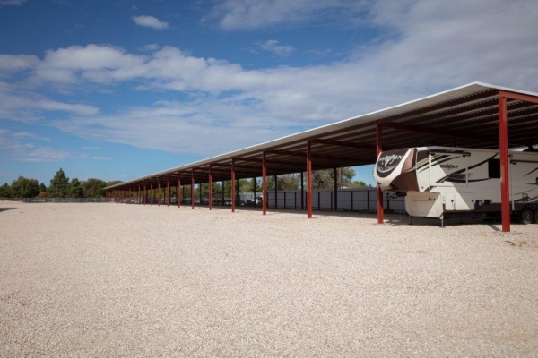 Facility photo: //images.sparefoot.com/medium/2039915da75a64b60cb.jpg