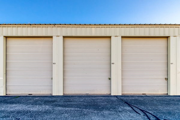 Facility photo: //images.sparefoot.com/medium/2039915e4ab63a986d0.jpg