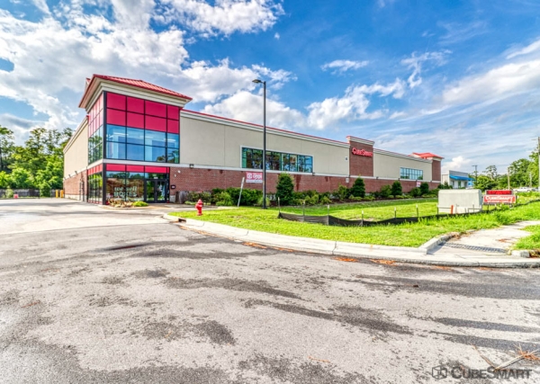 Facility photo: //images.sparefoot.com/medium/2040996989a9ff6d7d1.jpg