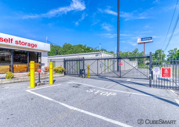 Facility photo: //images.sparefoot.com/medium/204138691ef4285c4e2.jpg