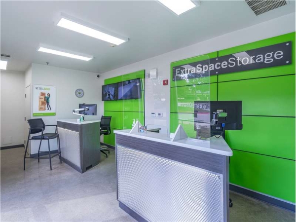 Storage Units at Extra Space Storage - 1364 - Plano - Plano Parkway - 6501 West Plano Parkway