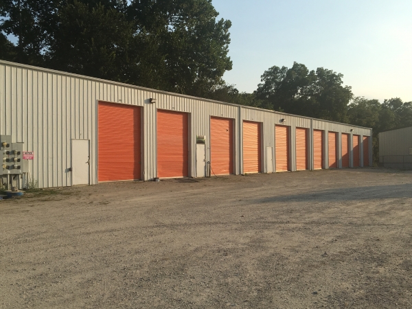Facility photo: //images.sparefoot.com/medium/2042825da667fc10204.jpg