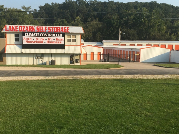 Facility photo: //images.sparefoot.com/medium/2042826360205a1b55a.jpg