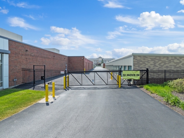 Facility photo: //images.sparefoot.com/medium/20437168afa080c9ebc.jpeg