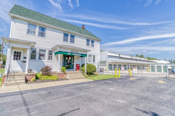 Facility photo: //images.sparefoot.com/medium/205587695e87443b239.jpg