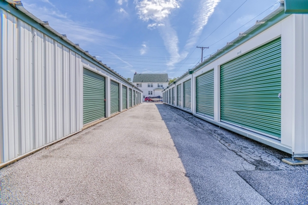 Facility photo: //images.sparefoot.com/medium/205587695e874d0ff3e.jpg