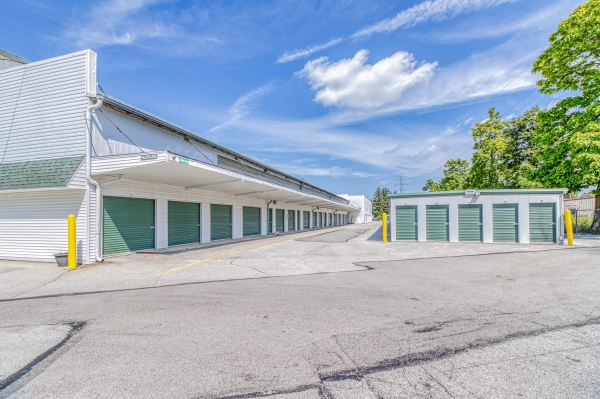 Facility photo: //images.sparefoot.com/medium/205587695e874e62244.jpg