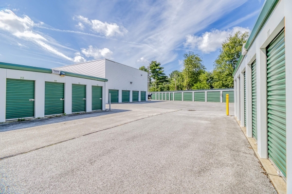 Facility photo: //images.sparefoot.com/medium/205587695e8750d3ed0.jpg