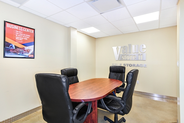 Facility photo: //images.sparefoot.com/medium/205769628e93e05dae6.jpg