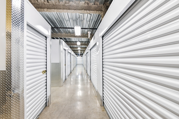 Facility photo: //images.sparefoot.com/medium/205769628e93e286a2f.jpg