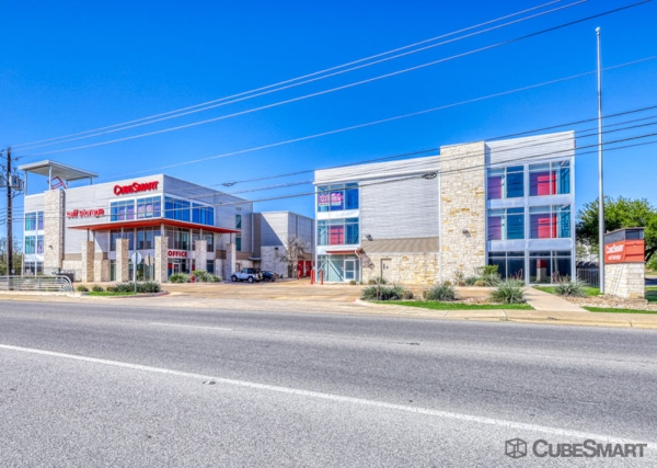 Facility photo: //images.sparefoot.com/medium/20588669dcb8d76f67c.jpg
