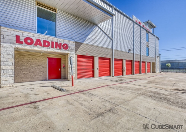 Facility photo: //images.sparefoot.com/medium/20588669e0a8ad44eb3.jpg