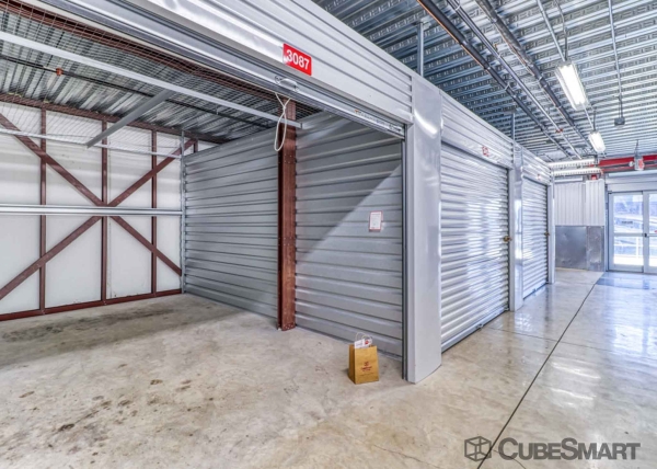 Storage Units at CubeSmart Self Storage - Tampa - 4310 W Gandy Blvd - 4310 W Gandy Blvd