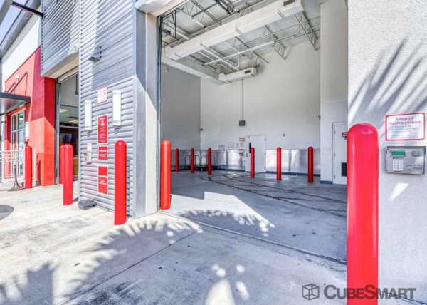 Storage Units at CubeSmart Self Storage - Tampa - 4310 W Gandy Blvd - 4310 W Gandy Blvd