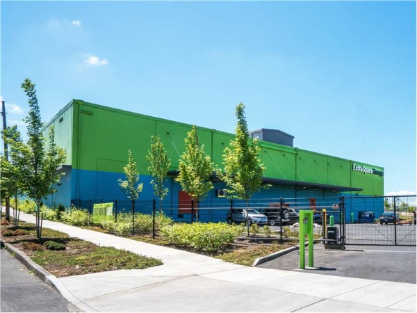 Storage Units at Extra Space Storage - 8615 - Portland - NE 72nd Ave - 1645 Northeast 72nd Avenue