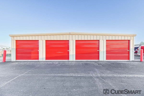 Facility photo: //images.sparefoot.com/medium/20617268833297320da.jpg