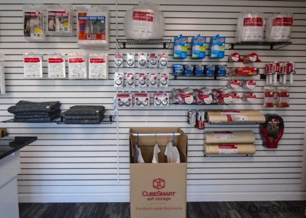 Facility photo: //images.sparefoot.com/medium/20617268e76685be84e.jpg