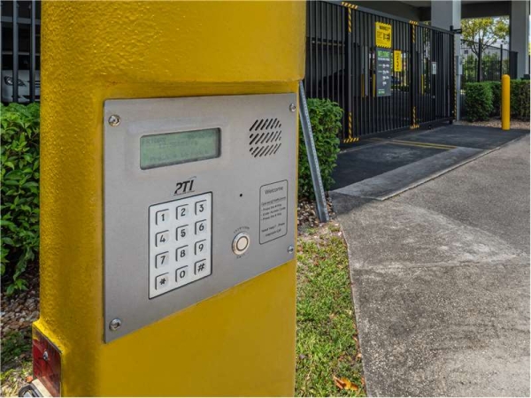 Storage Units at Extra Space Storage - 8133 - Miami - SW 68th Ave - 910 Southwest 68th Avenue