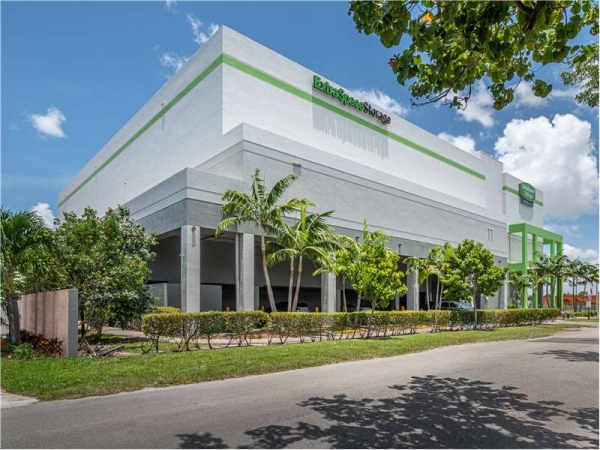 Storage Units at Extra Space Storage - 8133 - Miami - SW 68th Ave - 910 Southwest 68th Avenue