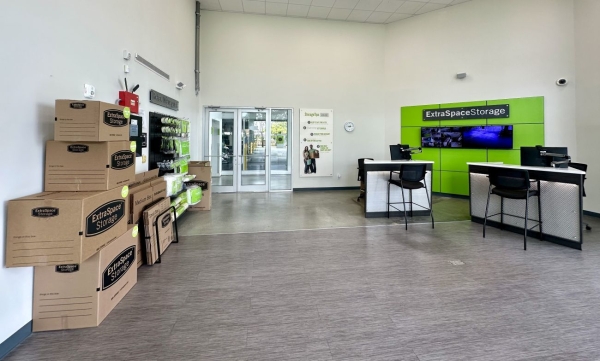 Storage Units at Extra Space Storage - 8133 - Miami - SW 68th Ave - 910 Southwest 68th Avenue