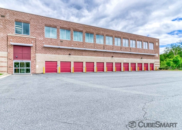 Facility photo: //images.sparefoot.com/medium/206227686f9811de9b1.jpg