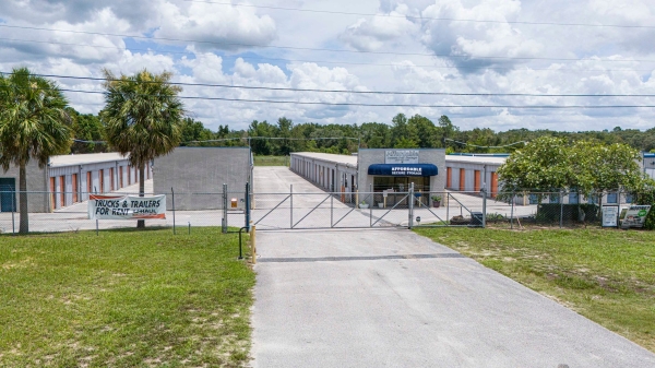 Facility photo: //images.sparefoot.com/medium/20623868f26b04b1ae6.jpg