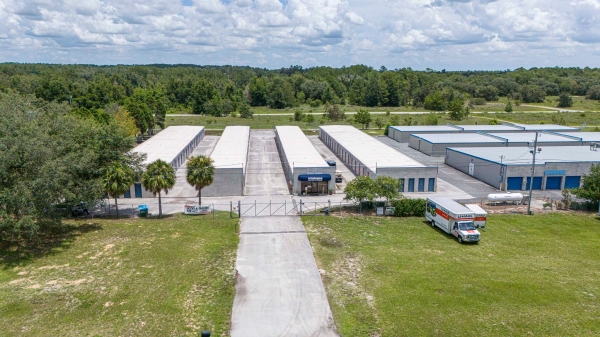 Facility photo: //images.sparefoot.com/medium/20623868f26b0d2258e.jpg