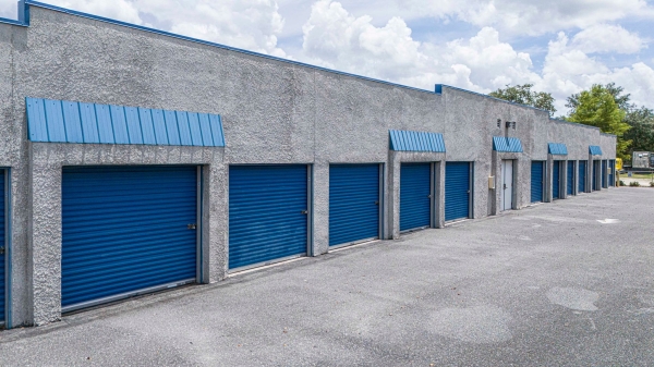 Facility photo: //images.sparefoot.com/medium/20623868f26b1ab4888.jpg