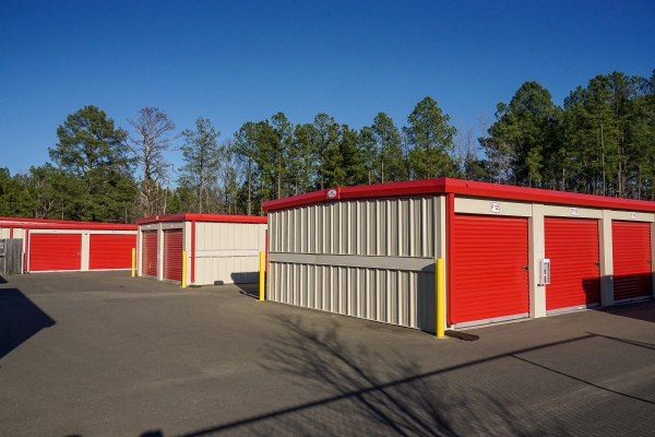 Facility photo: //images.sparefoot.com/medium/2062966a0cb385a2bd3.jpg