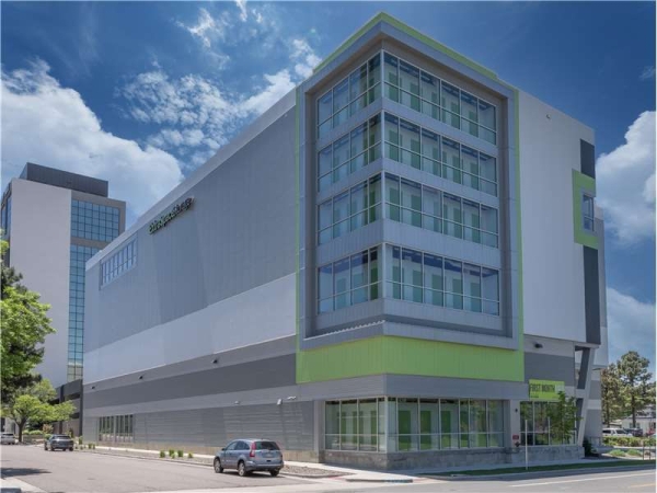 Facility photo: //images.sparefoot.com/medium/2080156994347fc66a4.jpg