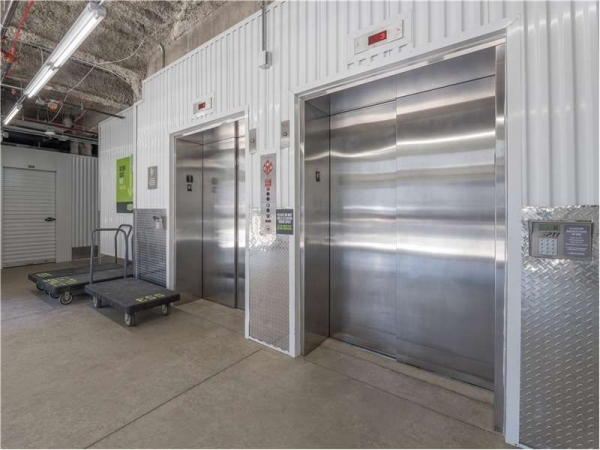 Facility photo: //images.sparefoot.com/medium/208015699434826a4d0.jpg