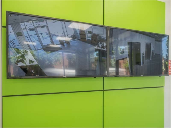 Facility photo: //images.sparefoot.com/medium/20801569943484b4002.jpg