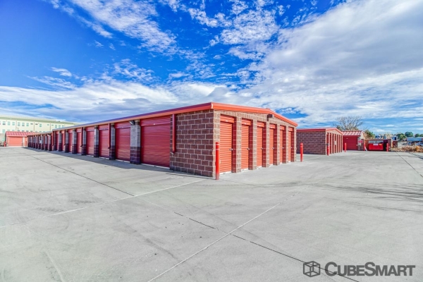 Facility photo: //images.sparefoot.com/medium/208053689451189c946.jpg