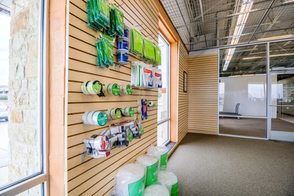 Facility photo: //images.sparefoot.com/medium/208243689cd1b9ddac6.jpg