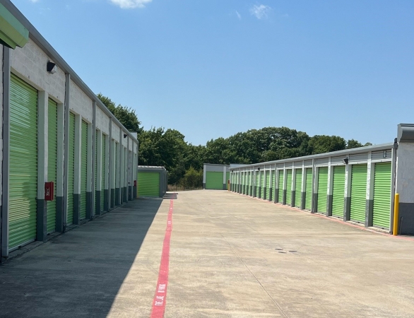 Facility photo: //images.sparefoot.com/medium/20831269943412e5217.jpg