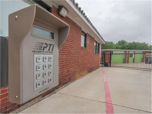 Storage Units at Extra Space Storage - 1624 - Mesquite - Gus Thomasson Rd - 3950 Gus Thomasson Road