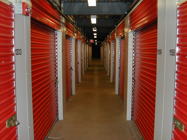 Facility photo: //images.sparefoot.com/medium/2083225af6eb624e049.jpg