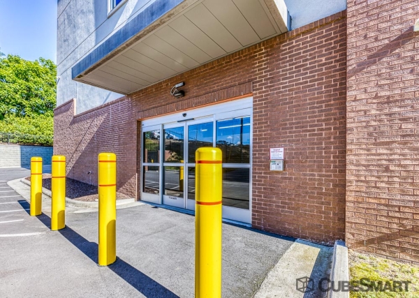 Facility photo: //images.sparefoot.com/medium/208493697f16cae7f92.jpg