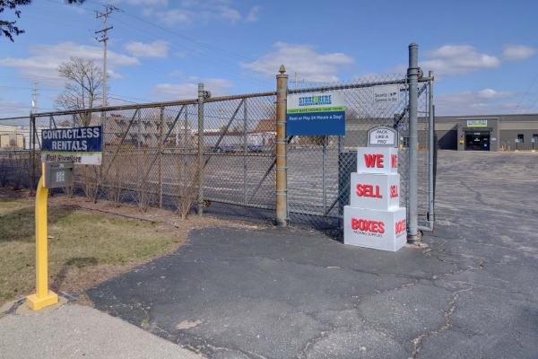 Storage Units at Store Here Self Storage - Milwaukee - 4300 North Richards Street