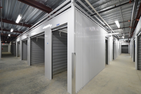 Facility photo: //images.sparefoot.com/medium/2087186977a1e08742d.jpg