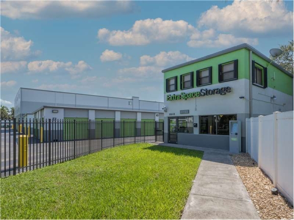 Storage Units at Extra Space Storage - 0254 - Miami - Coral Way - 9848 Coral Way