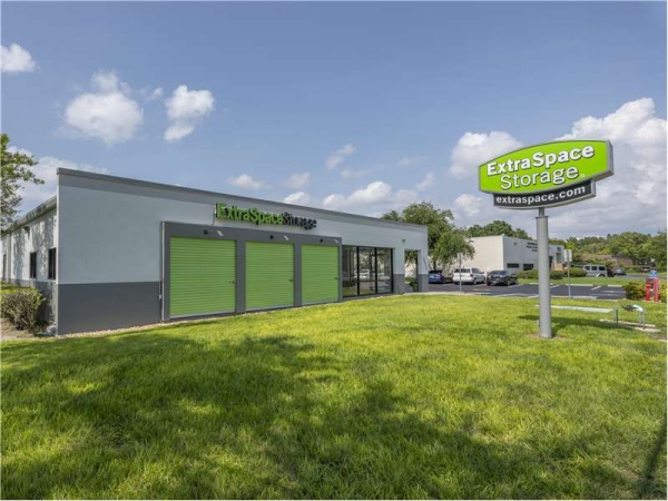Storage Units at Extra Space Storage - 1366 - Tampa - Cypress St - 5045 West Cypress Street