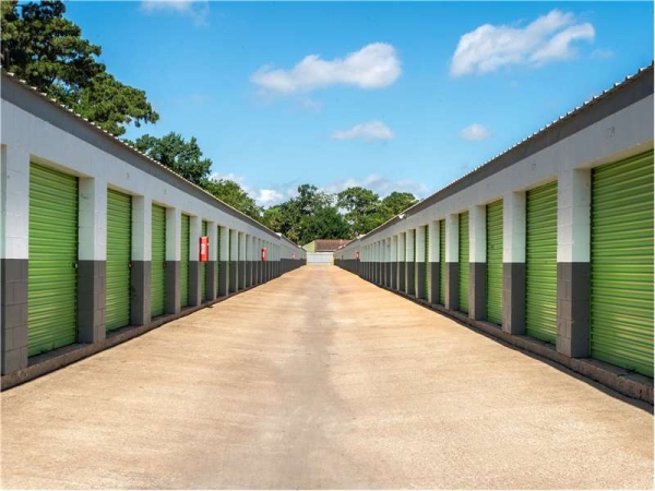 Storage Units at Extra Space Storage - 8967 - Houston - S Lake Houston Pkwy - 7007 South Lake Houston Parkway