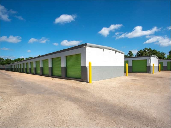 Storage Units at Extra Space Storage - 8967 - Houston - S Lake Houston Pkwy - 7007 South Lake Houston Parkway