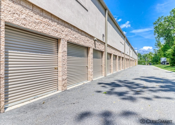 Facility photo: //images.sparefoot.com/medium/2091056883435a06998.jpg