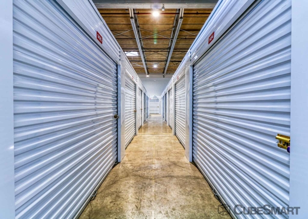 Facility photo: //images.sparefoot.com/medium/2091426883495ca1661.jpg