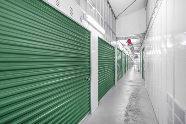 Facility photo: //images.sparefoot.com/medium/20917768f26ba1a5ba3.jpg