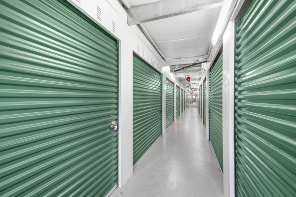 Facility photo: //images.sparefoot.com/medium/20917768f26ba5deea2.jpg