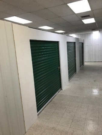 Facility photo: //images.sparefoot.com/medium/2092265b734251ce339.jpg