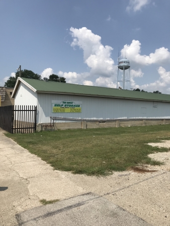 Facility photo: //images.sparefoot.com/medium/2092265b7488d8d190c.jpeg